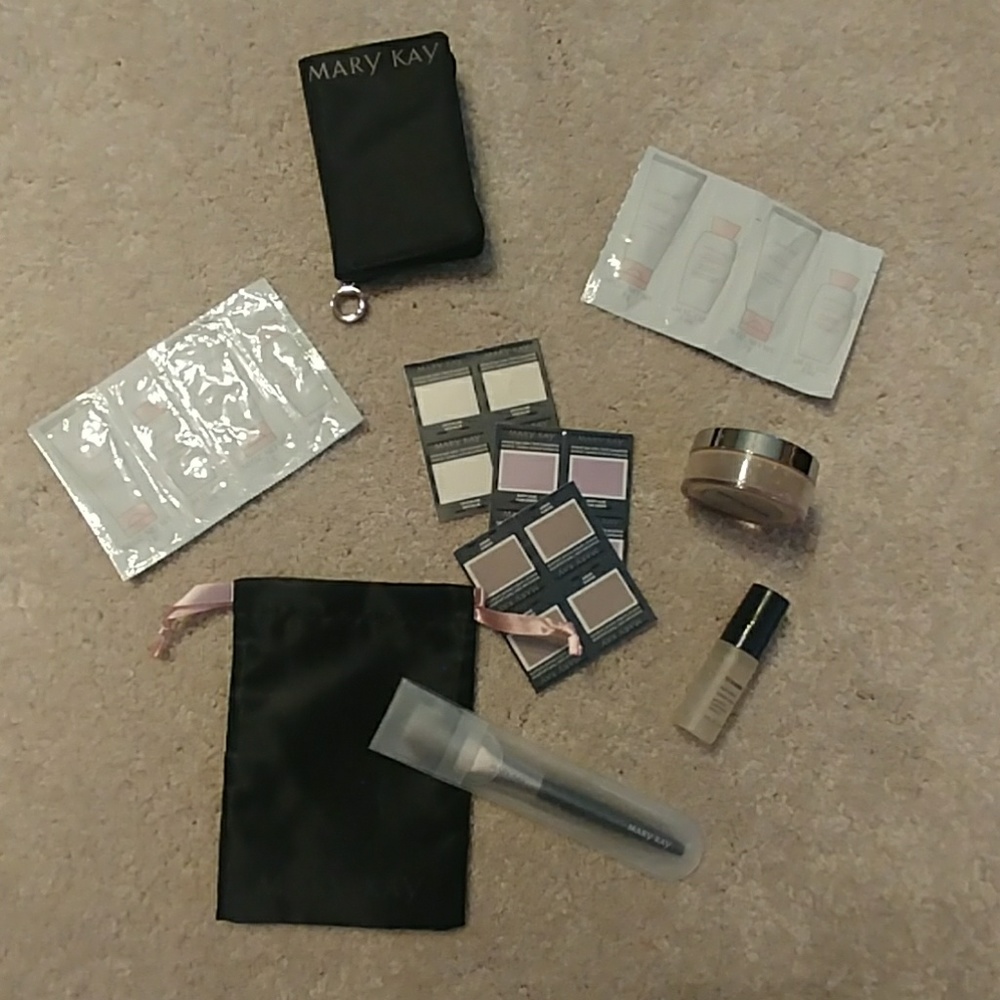 Mary Kay Bundle NWT